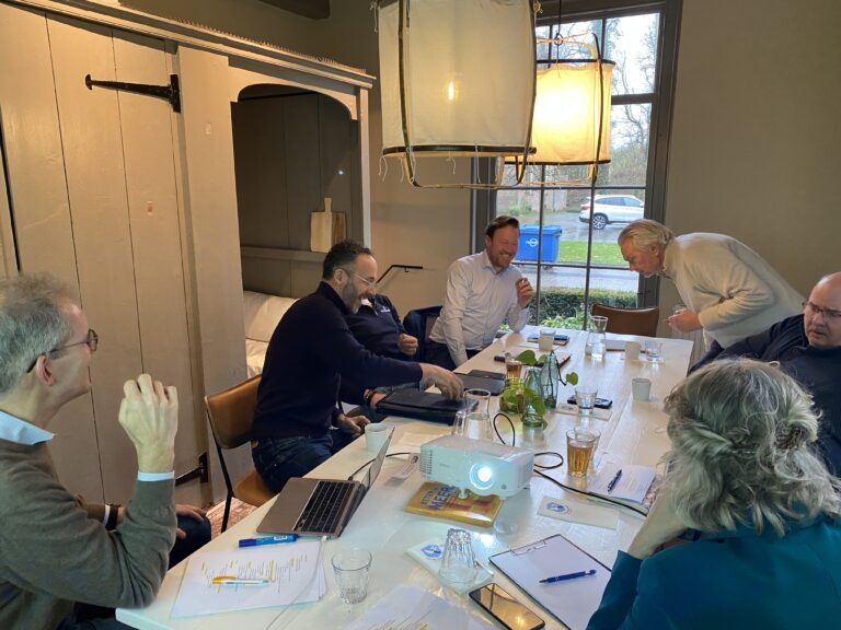 cursisten die lachen bij de productiviteitsversneller